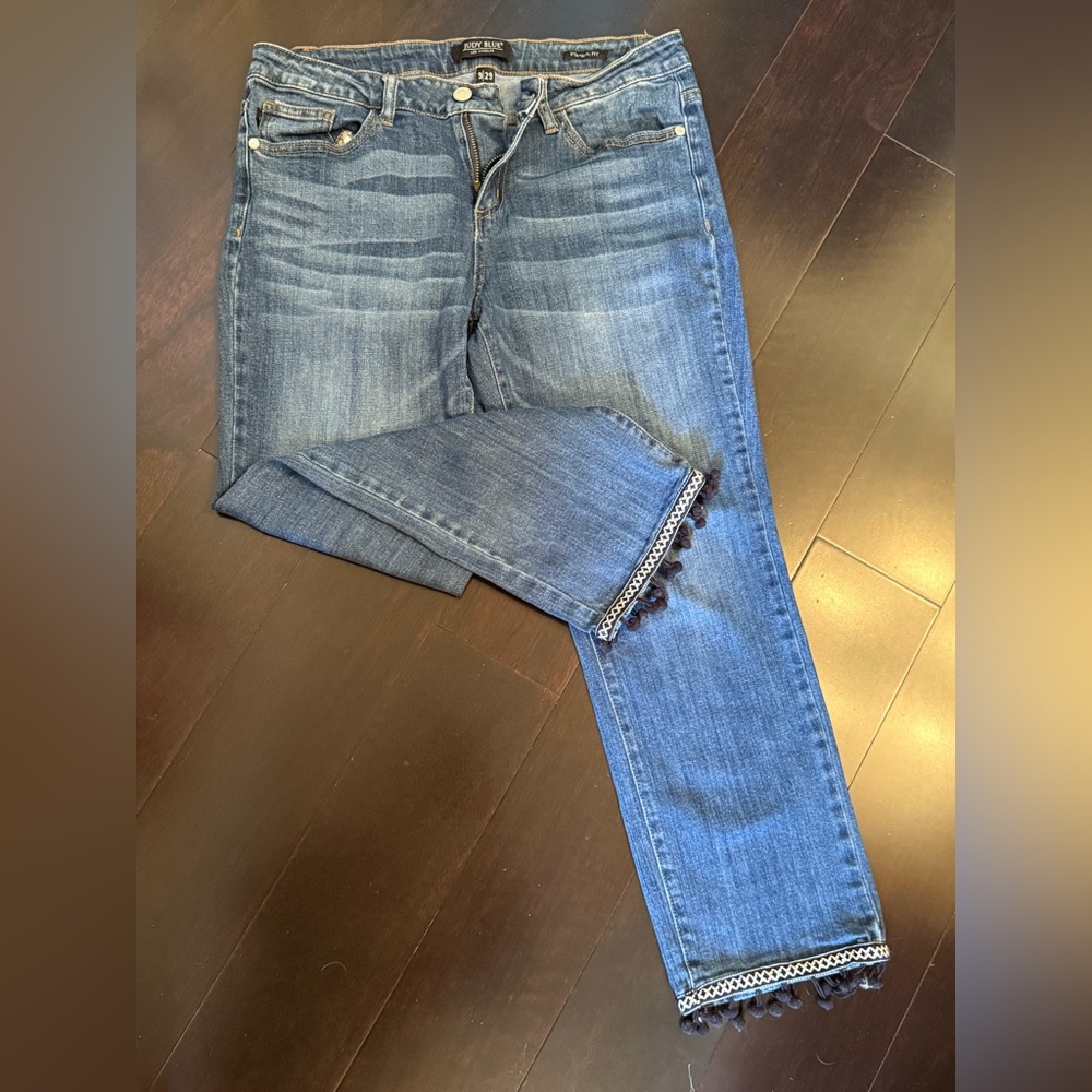 Judy Blue Cropped Blue Jeans/Capri Style with PomPom Fringe